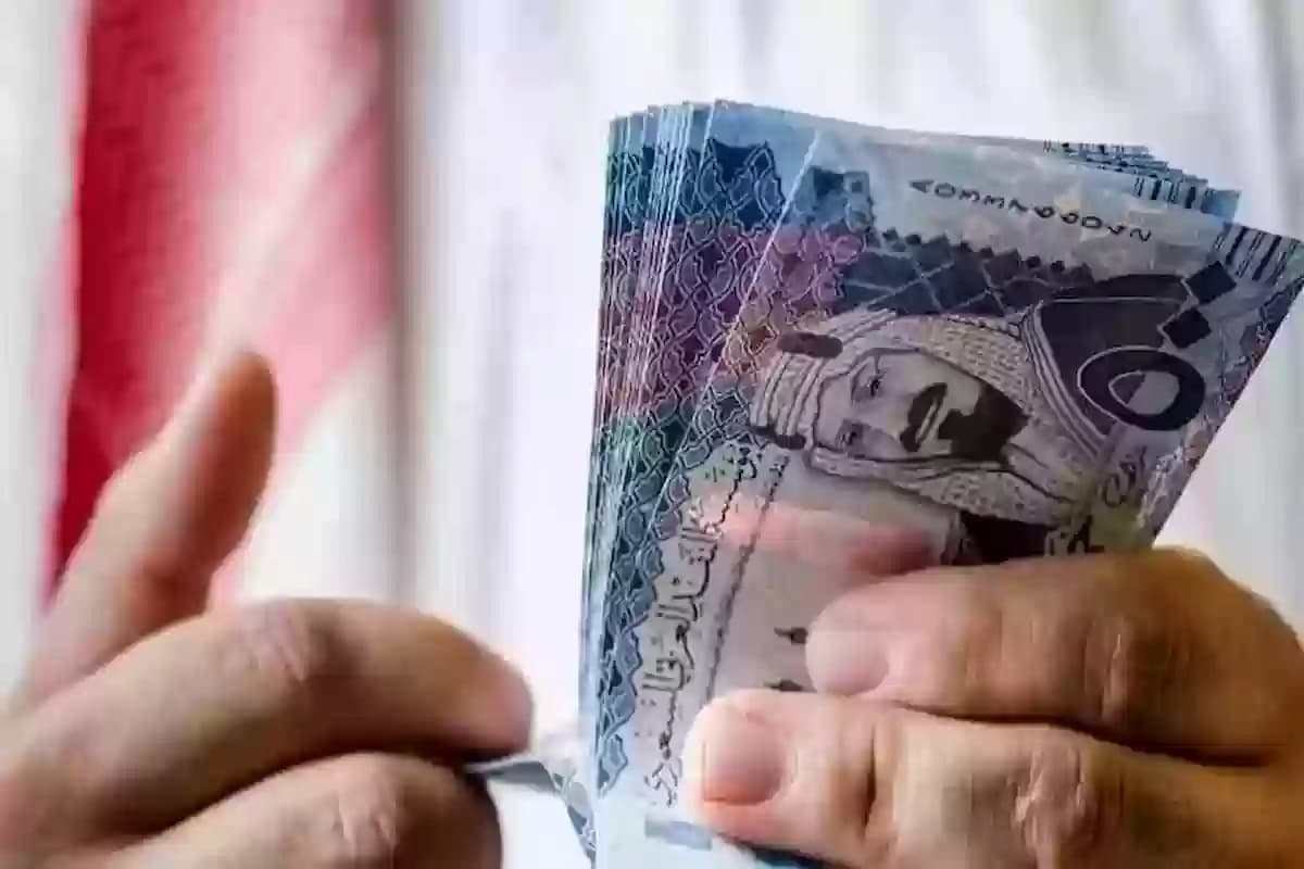 هل 25000 دولار راتب جيد في السعودية؟